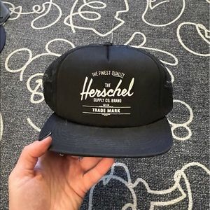 Herschel SnapBack black hat
